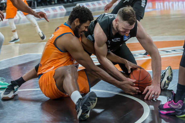 赛中凭借出 赛中凭借出