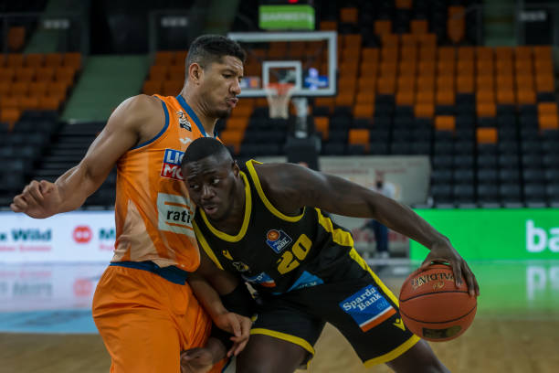 虽在风格上 虽在风格上