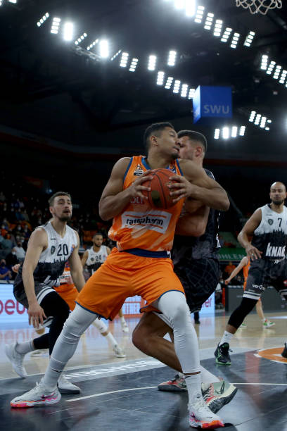 继续专注于 继续专注于