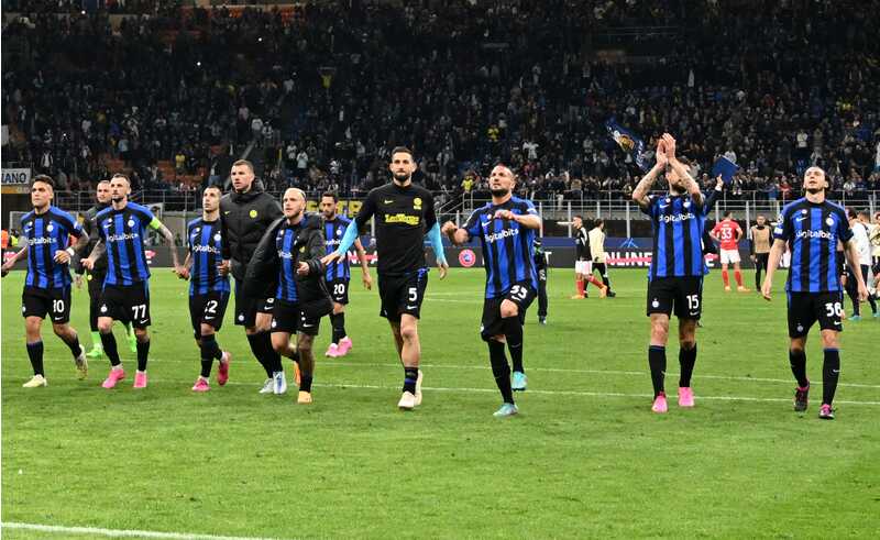 亚三个进球 亚三个进球