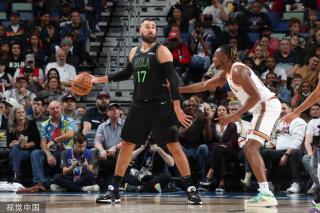 以高昂的冠 以高昂的冠